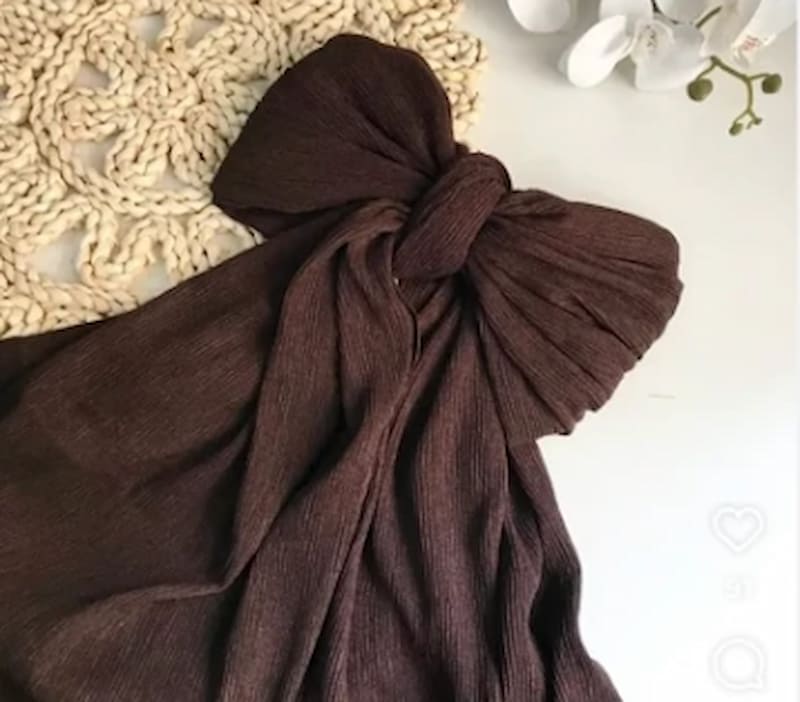 شال نخی قهوه ای ساده از پارچه چهارفصل جهت پخش عمده